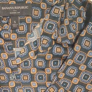 Banana Republic Women’s Button-Down Shirt – Classic Fit, Geometric Print, Size S